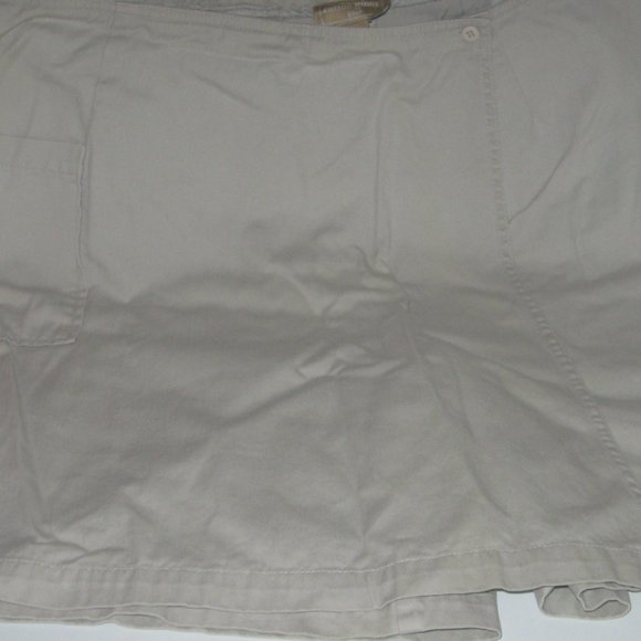 Cotton Ginny plus Skort-Size-18. - Picture 7 of 9